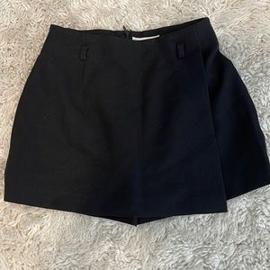 Item Black Skort